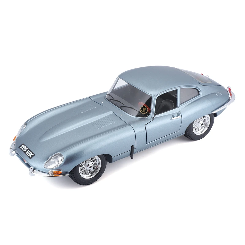 Автомодель - JAGUAR E-TYPE COUPE (1961) (1:18) — Bburago