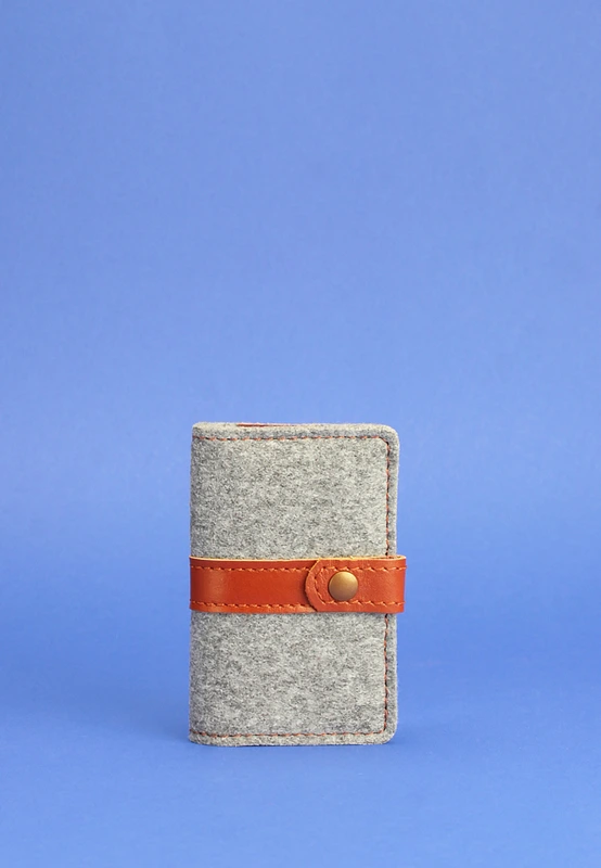 Фетровий кард-кейс (візитниця) 6.1 з шкіряними коричневими вставками