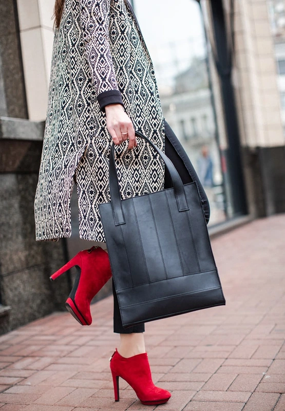 Шкіряна жіноча сумка шоппер Бетсі чорна — BlankNote