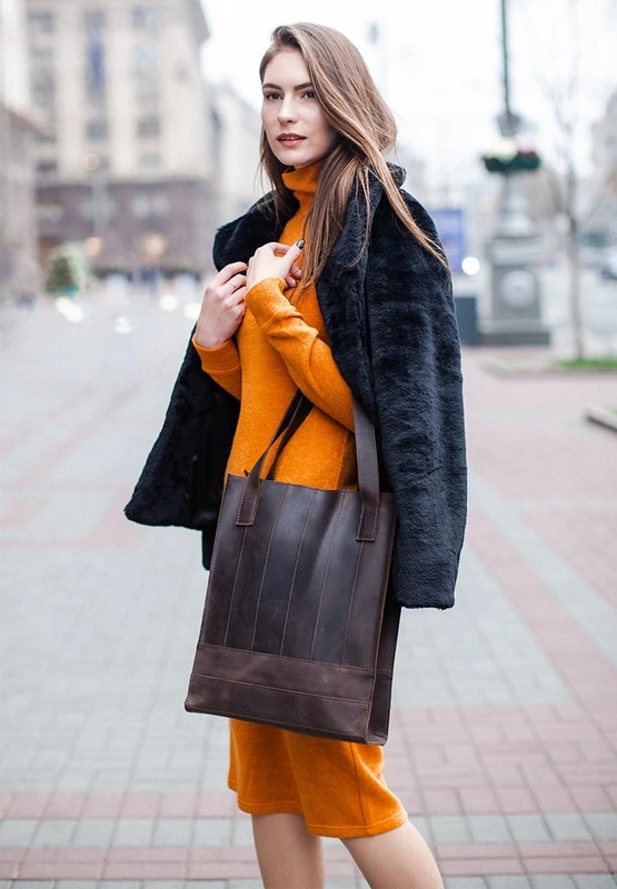 Шкіряна жіноча сумка шоппер Бетсі темно-коричнева — BlankNote