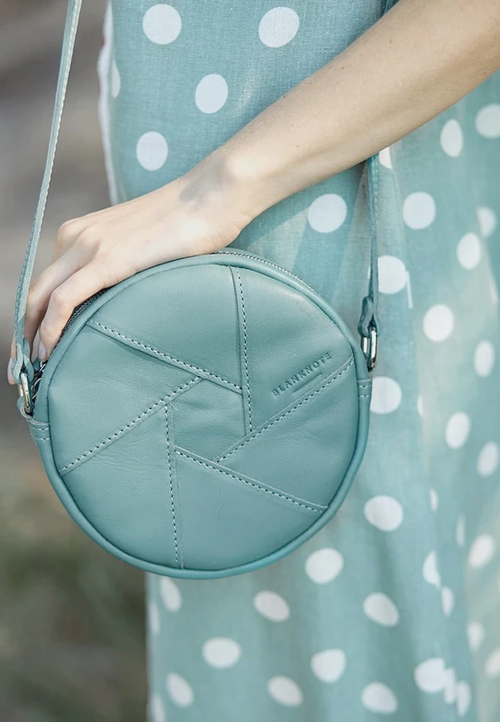 Шкіряна кругла жіноча сумка Бон-Бон бірюзова — BlankNote