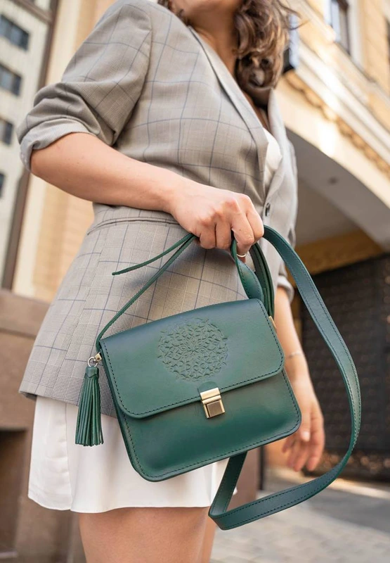Шкіряна жіноча бохо-сумка Лілу зелена — BlankNote