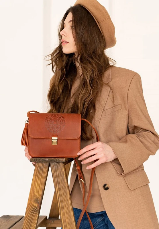 Шкіряна жіноча бохо-сумка Лілу світло-коричнева Crazy Horse