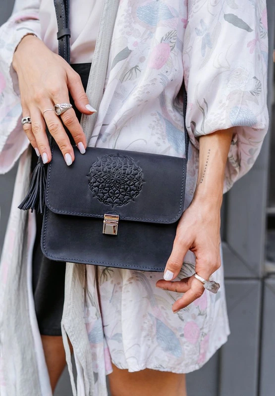 Шкіряна жіноча бохо-сумка Лілу синя Crazy Horse — BlankNote