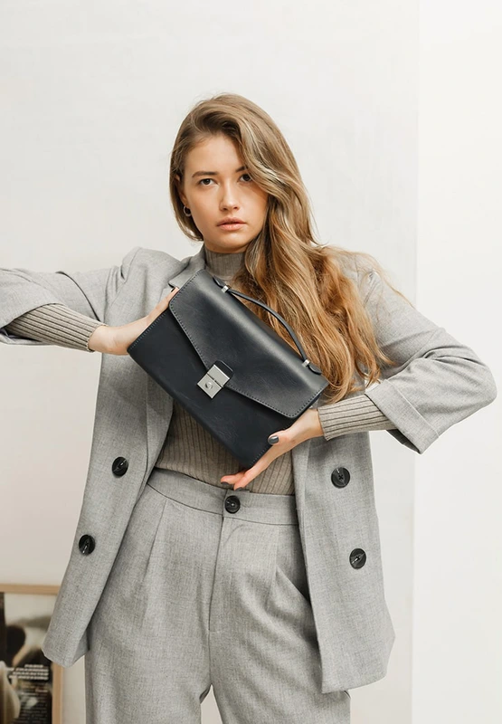 Жіноча шкіряна сумка-кроссбоді Lola чорна