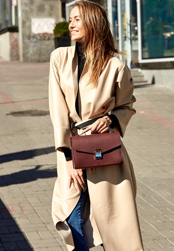 Жіноча шкіряна сумка-кроссбоді Lola бордова