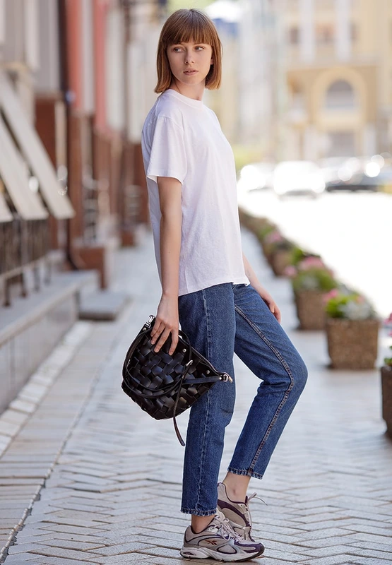 Шкіряна плетена жіноча сумка Пазл M вугільно-чорна