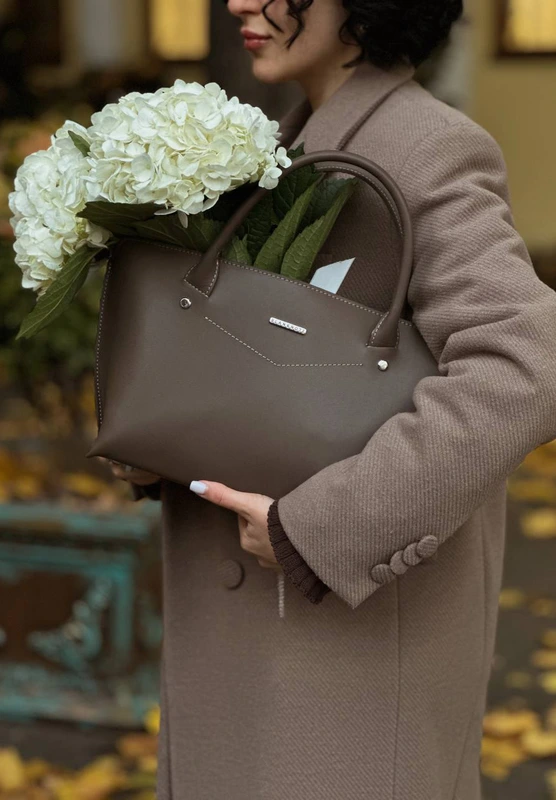 Жіноча шкіряна сумка Midi темно-бежева