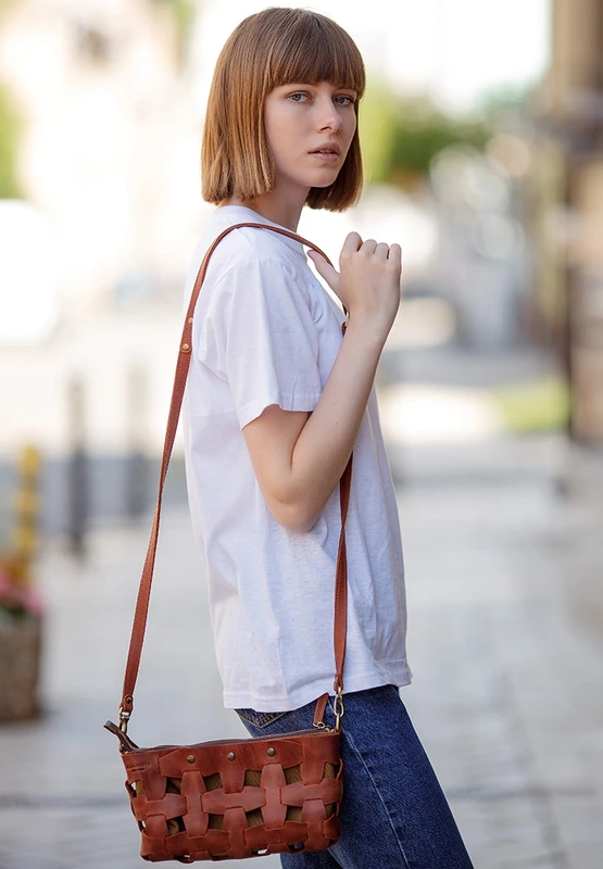 Шкіряна плетена жіноча сумка Пазл S світло-коричнева Crazy Horse