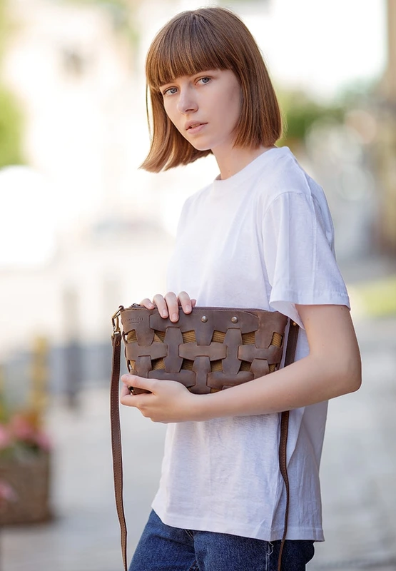 Шкіряна плетена жіноча сумка Пазл S темно-коричнева Crazy Horse