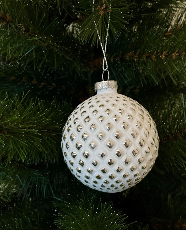Ялинкова скляна кулька "Chomik" Ø 8 см, рельєф квадратний, біло-срібляста