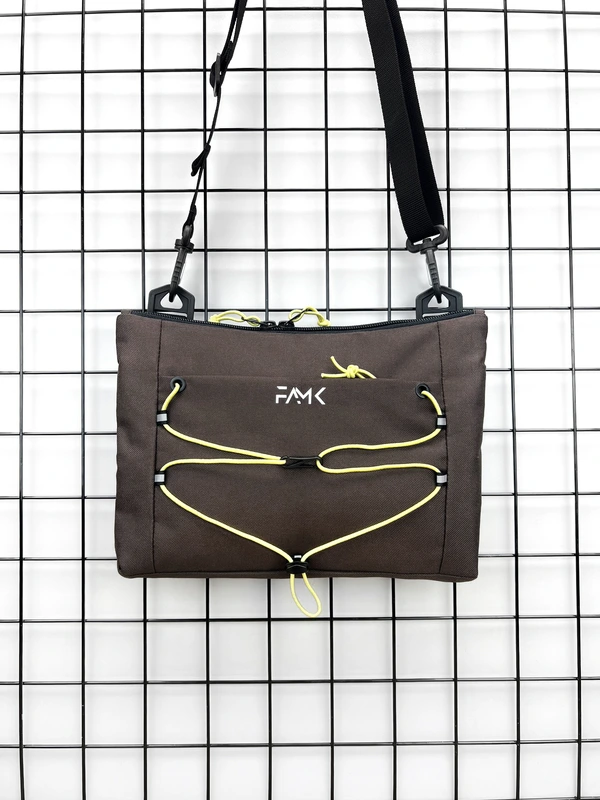 Сумка плоска через плече (месенджер, планшетка) для чоловіків та жінок, Коричневий — FAMK