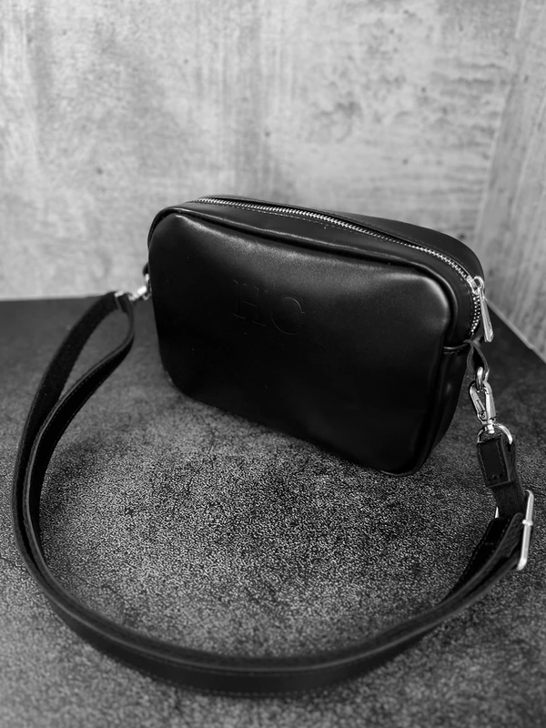 Жіноча сумка крос-боді (через плече) з натуральної шкіри розмір M, Чорний — FAMK