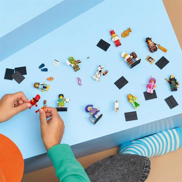 Конструктор LEGO® Мініфігурки. Серія 29. Веріся 111. Таємнича коробка, 8 деталей (71052) (71052 v111)