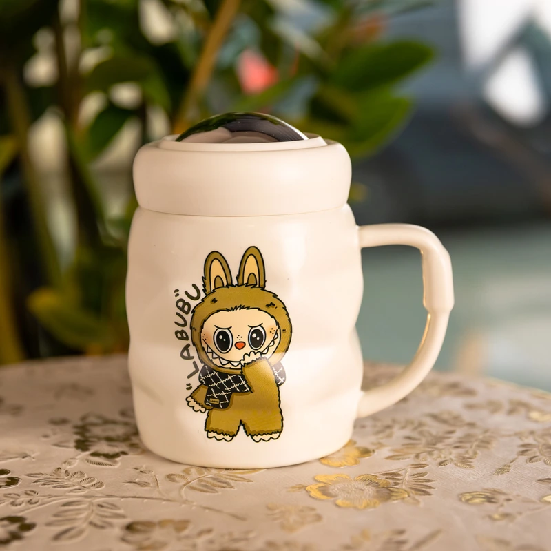 Чашка порцелянова з кришкою Labubu 400 (мл) Біла з коричневим FM-54B — Lugi