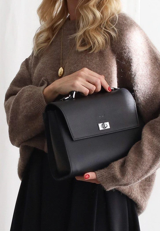 Жіноча шкіряна сумка Classic чорна