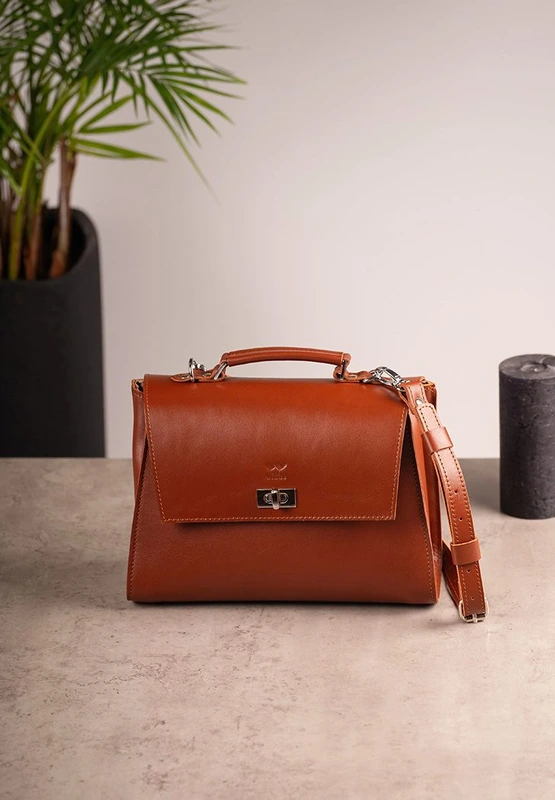 Жіноча шкіряна сумка Classic світло-коричнева