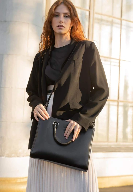 Жіноча шкіряна сумка Fancy A4 чорна краст