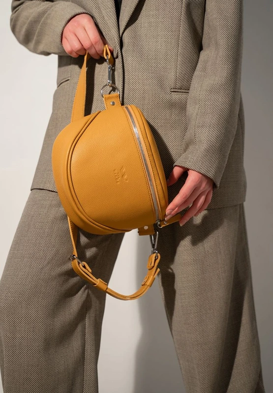 Шкіряна сумка поясна-кроссбоді Vacation темно-жовтий флотар