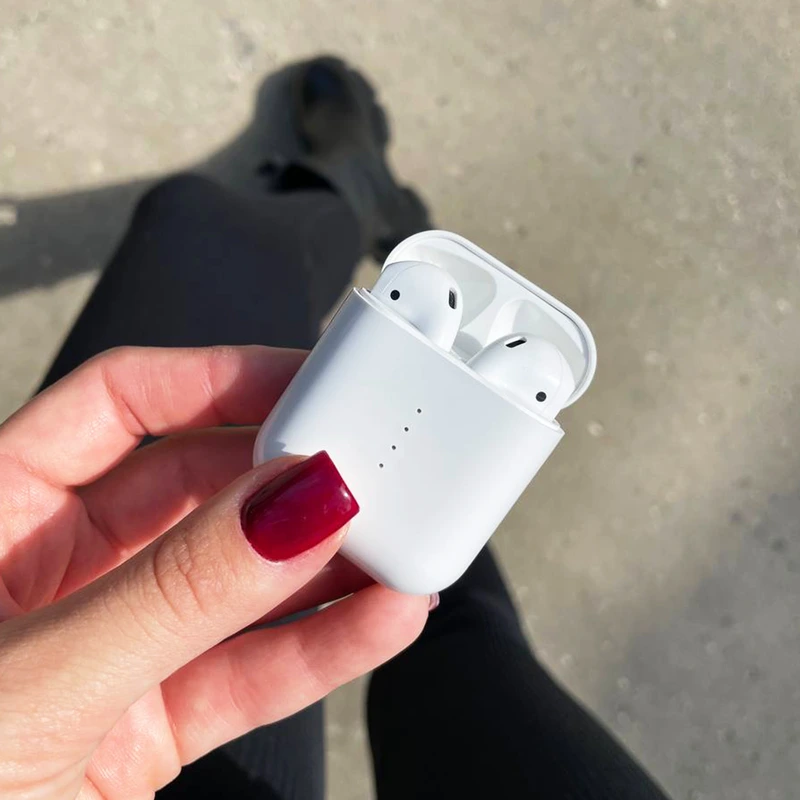 Навушники та гарнітури