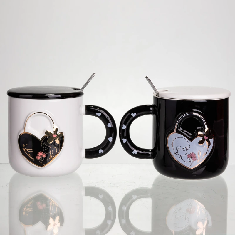 Набір парних порцелянових чашок із серцем 2 (шт) по 400 (мл) чашки на подарунок із кришкою та ложкою Чорний з білим FM-33