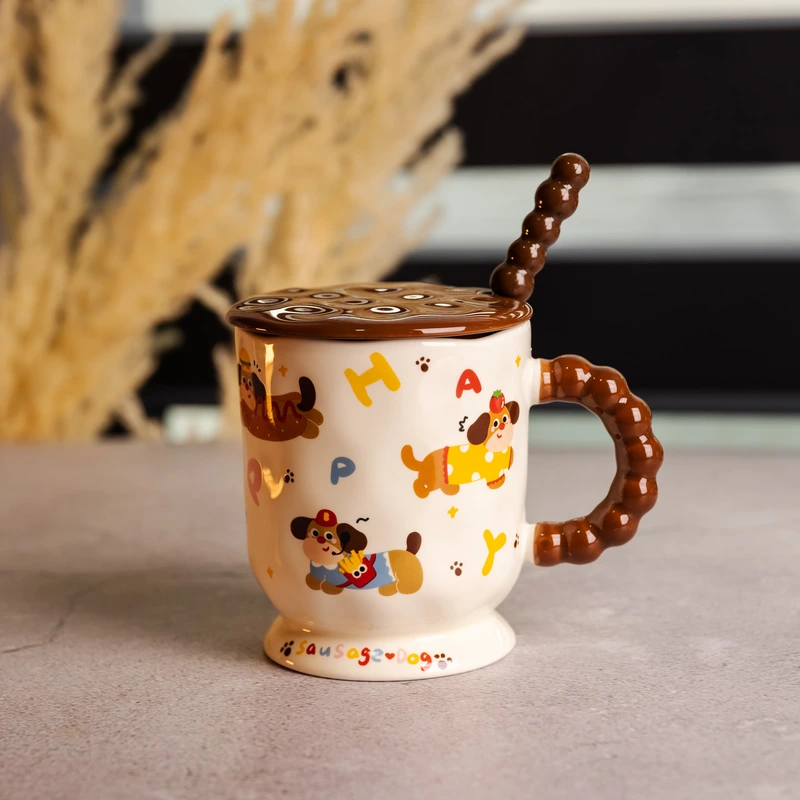 Новорічна порцелянова чашка "Весела Такса" з кришкою та ложкою 400 мл, Святкова кружка чашка для дітей на подарунок FM-17B — Yiwu