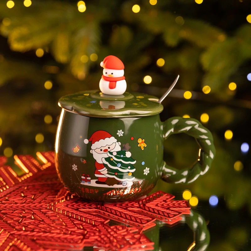 Новорічна порцелянова чашка «Зимова казка» з кришкою 400 мл Yiwu FM-CS-20D