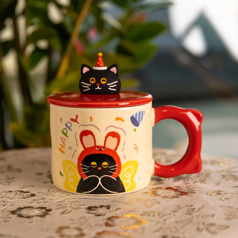 Чашка порцелянова з кришкою Kitten's Birthday 400 (мл) подарункова кружка прикольна чашка для дітей на подарунок Червоний FM-24D