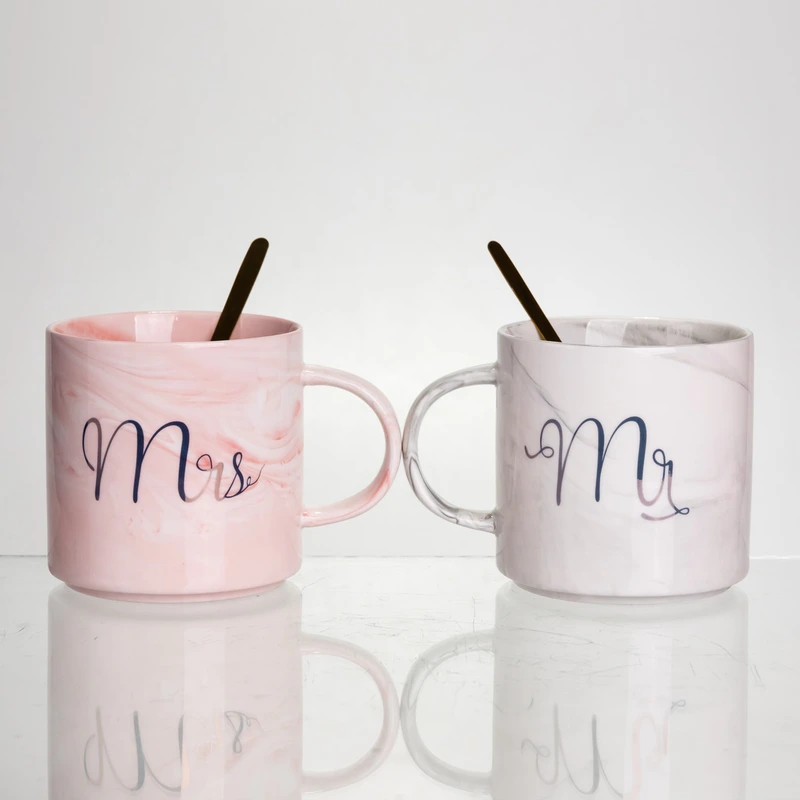 Набір парних порцелянових чашок Mr&Mis 2 (шт) по 400 (мл) чашки на подарунок з ложкою FM-28 — Yiwu