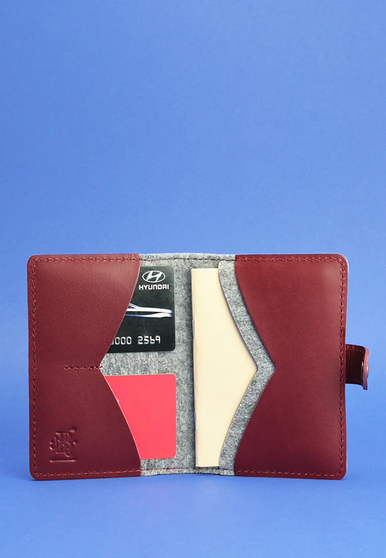 Фетрова обкладинка для паспорта 3.0 з шкіряними бордовими вставками