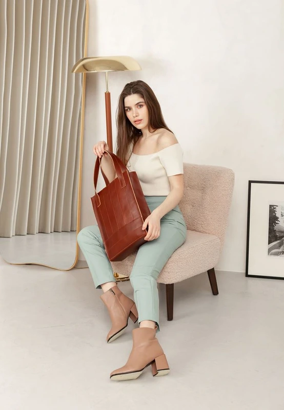 Шкіряна жіноча сумка шоппер Бетсі сітло-коричнева краст