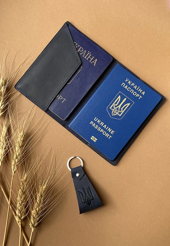 Подарунковий набір шкіряних аксесуарів з українською символікою темно-синій