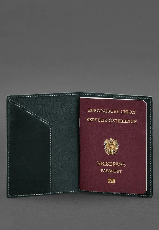 Шкіряна обкладинка для паспорта з австрійським гербом зелена Crazy Horse