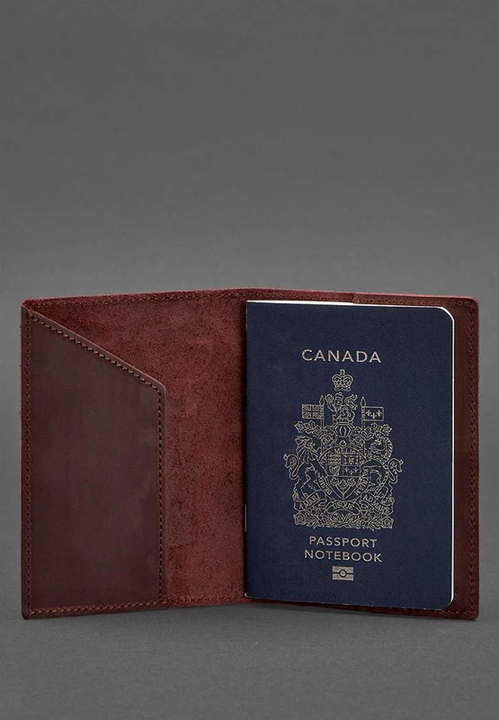 Шкіряна обкладинка для паспорта з канадським гербом бордова Crazy Horse