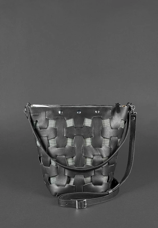 Шкіряна плетена жіноча сумка Пазл M чорна Krast