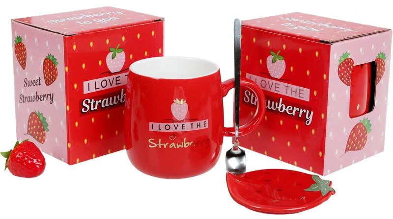 Кружка фарфорова "Полуничка" 420мл з кришкою і ложкою, червона