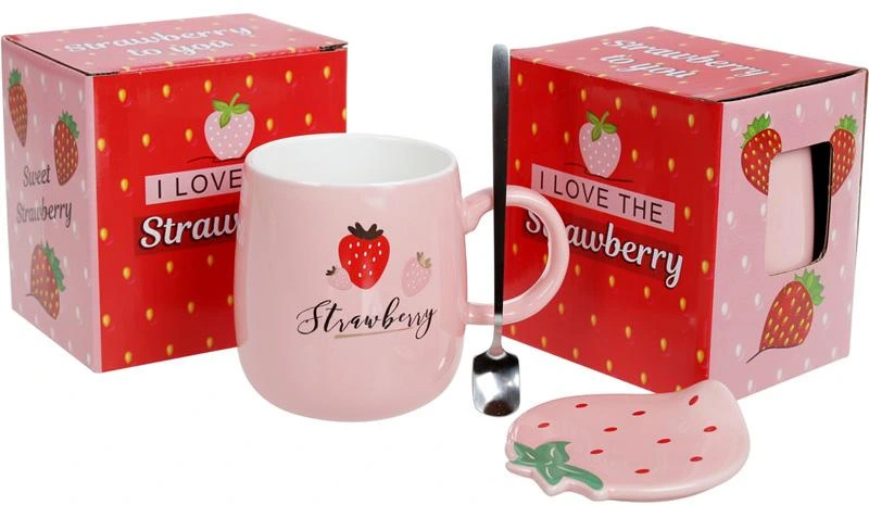 Кружка фарфорова "Полуничка" 420мл з кришкою і ложкою, рожева