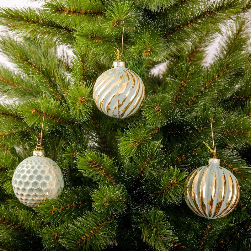 Ялинкова скляна кулька Chomik зелено-золота 8 см, вертикальний рельєф