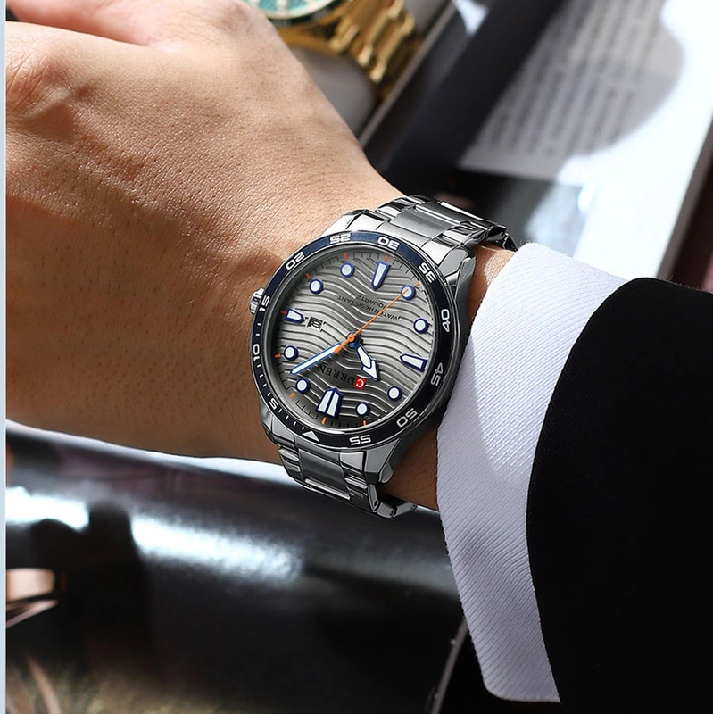 Чоловічий класичний годинник Curren 8426 Silver-Grey зі сріблястим металевим браслетом та датою — фото 3