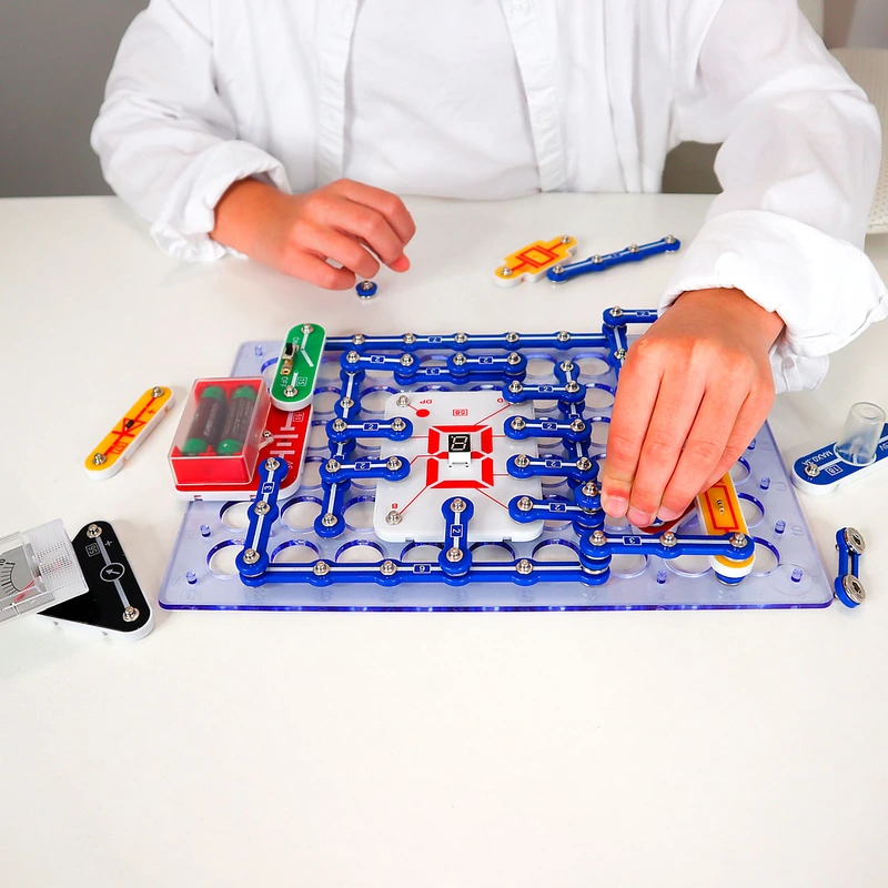 Конструктор електронний DOKA ШКОЛА "999+ СХЕМ"