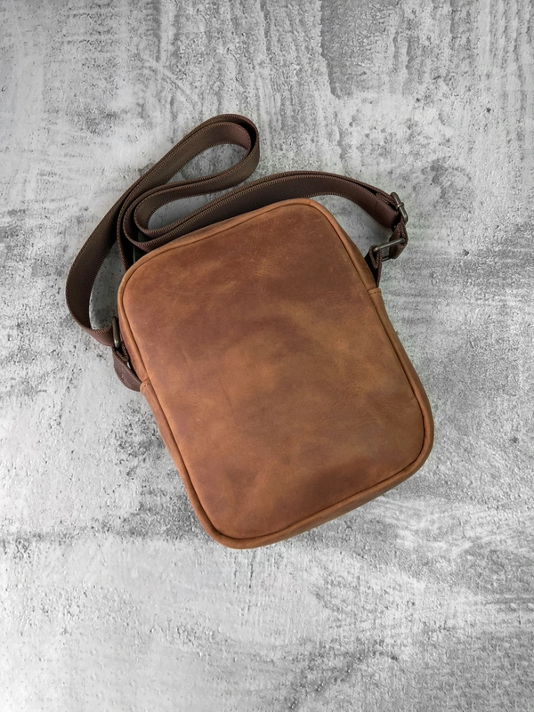 Чоловіча сумка месенджер (через плече) з натуральної шкіри crazy horse, Коричневий