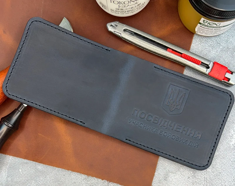 Обкладинка на посвідчення Учасника Бойових Дій із натуральної шкіри "Crazy Hors", Синій