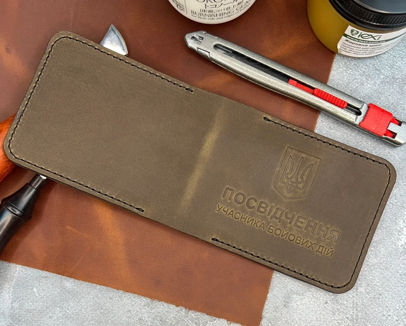 Обкладинка на посвідчення Учасника Бойових Дій із натуральної шкіри "Crazy Hors", Оливковий