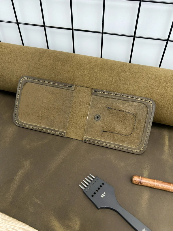 Обкладинка на посвідчення Військова Служба Правопорядку із натуральної шкіри "Crazy Hors", Оливковий