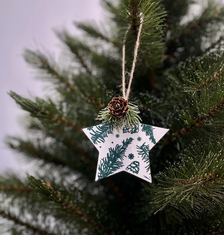 Підвіска декоративна House of Seasons Зірка, дерево, 9 см, білий з зеленим