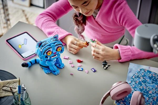 Конструктор LEGO® KPop Demon Hunters Тигр Дерпі та пташка Сассі (72537)