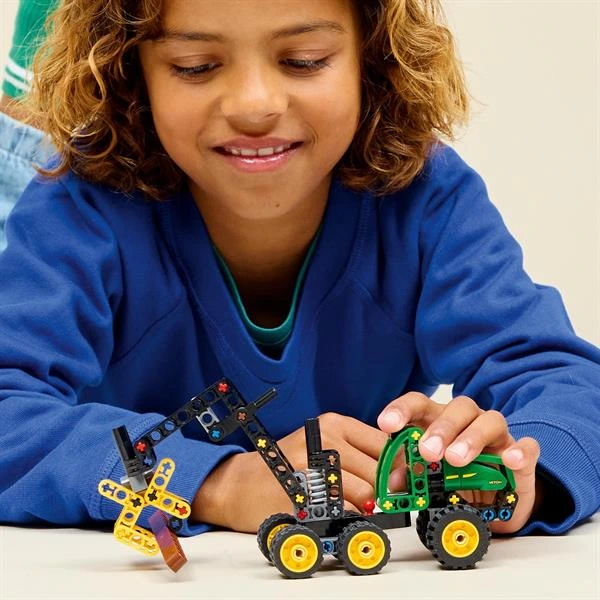 Конструктор LEGO Technic Колісний комбайн John Deere 1470H 117 Деталей (42218)