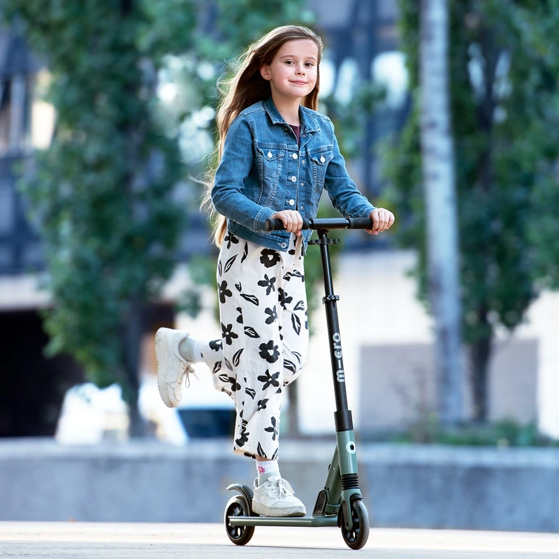 Самокат MICRO серії "Sprite Suspension" - ОЛИВКОВИЙ (складаний, до 100 кг (kg), двоколісний)