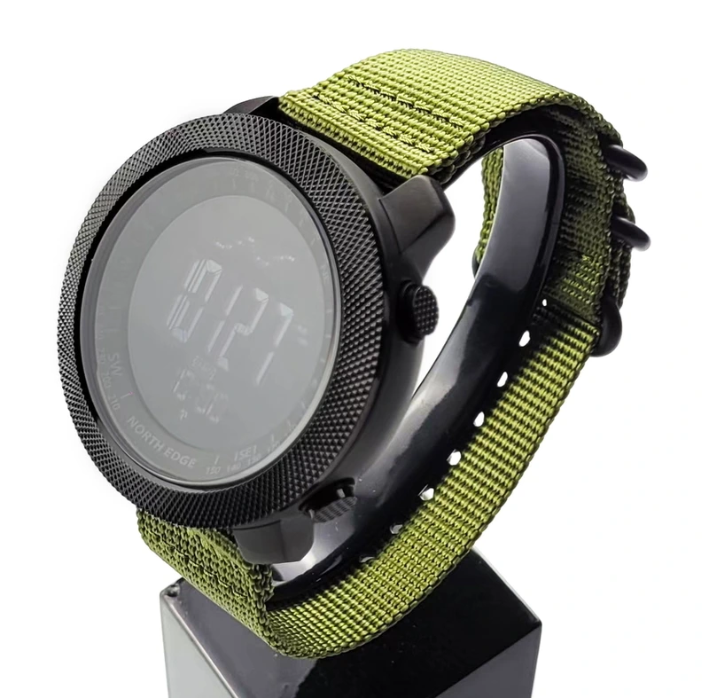 Чоловічий водостійкий спортивний тактичний з компасом годинник North Edge Apache Green 5BAR з компасом