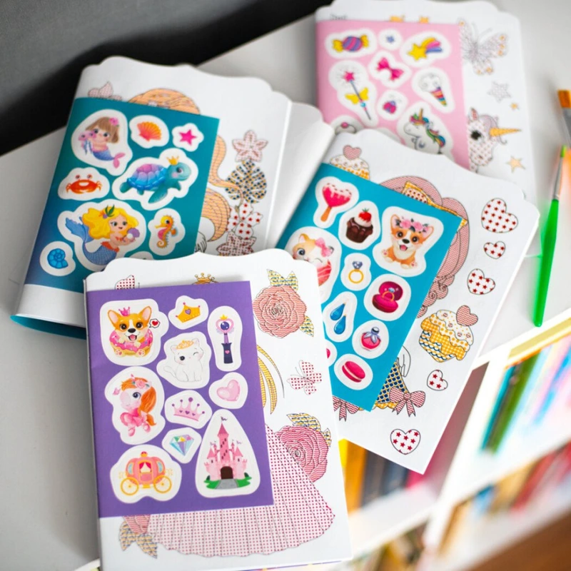 Водна розмальовка "Феї" 10171028, 8 сторінок, 21 наліпка